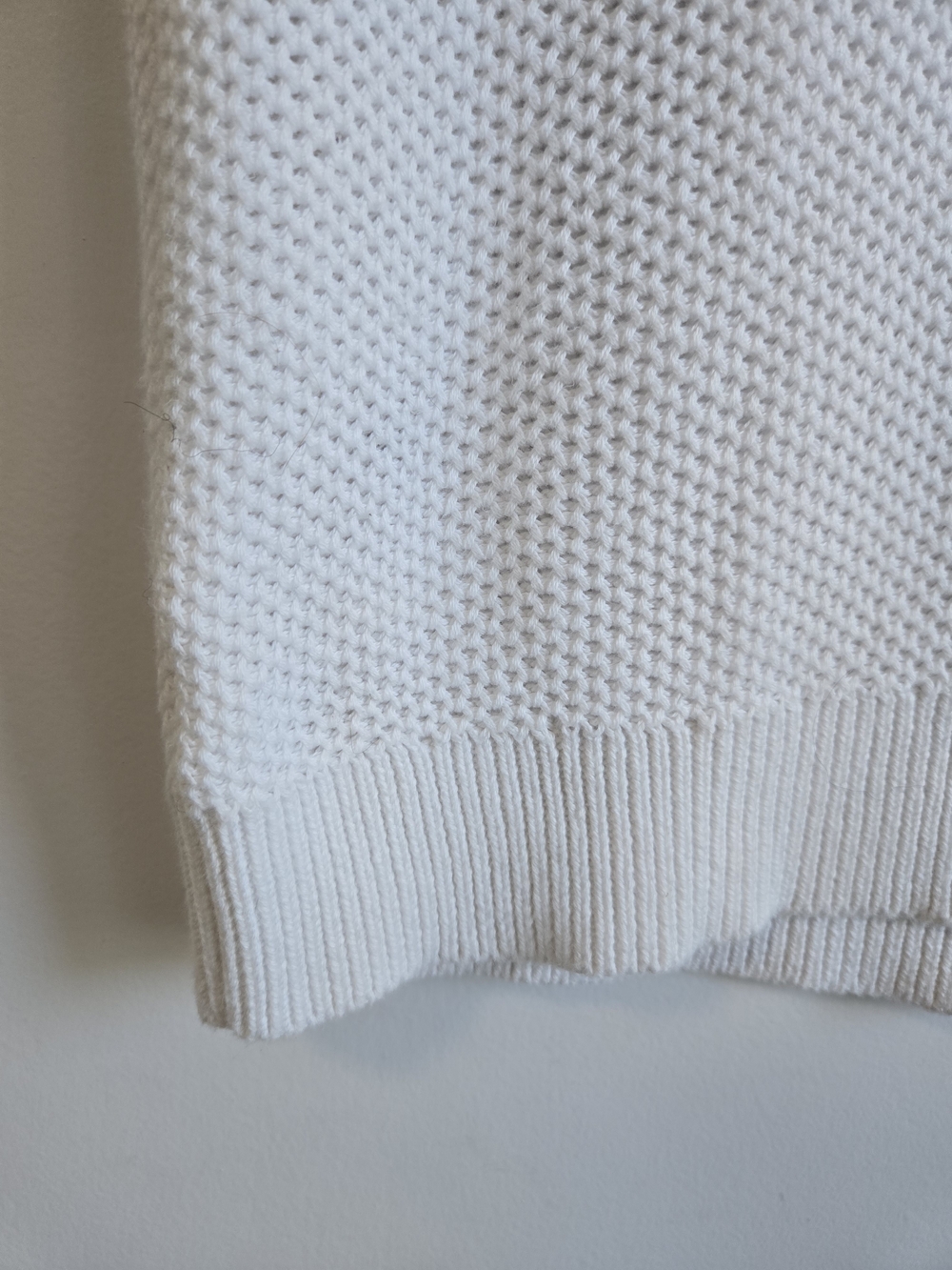LOFT White V-Neck Sleeveless Knit Sweater - Picture 2 of 5
